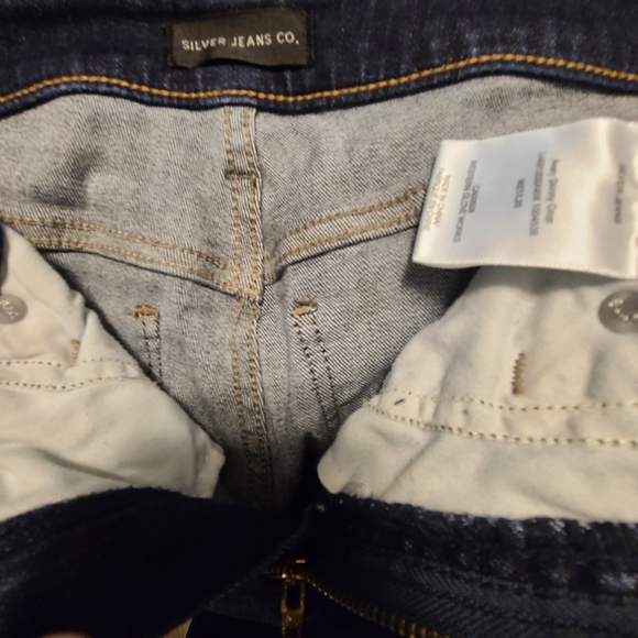 Silver Jeans Avery Skinny Crop - Picture 3 of 3